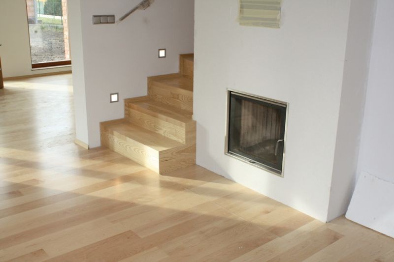 Pokládka dřevěné podlahy Kährs a obklad schodů, 173 m2, Staňkov - ii.jpg